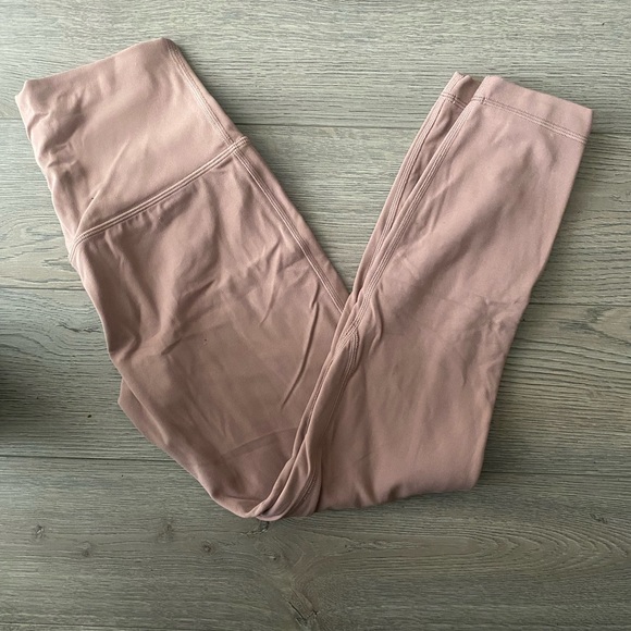 ⭐️Lululemon Align HR Crop 23” Twilight Rose⭐️ - Picture 10 of 11